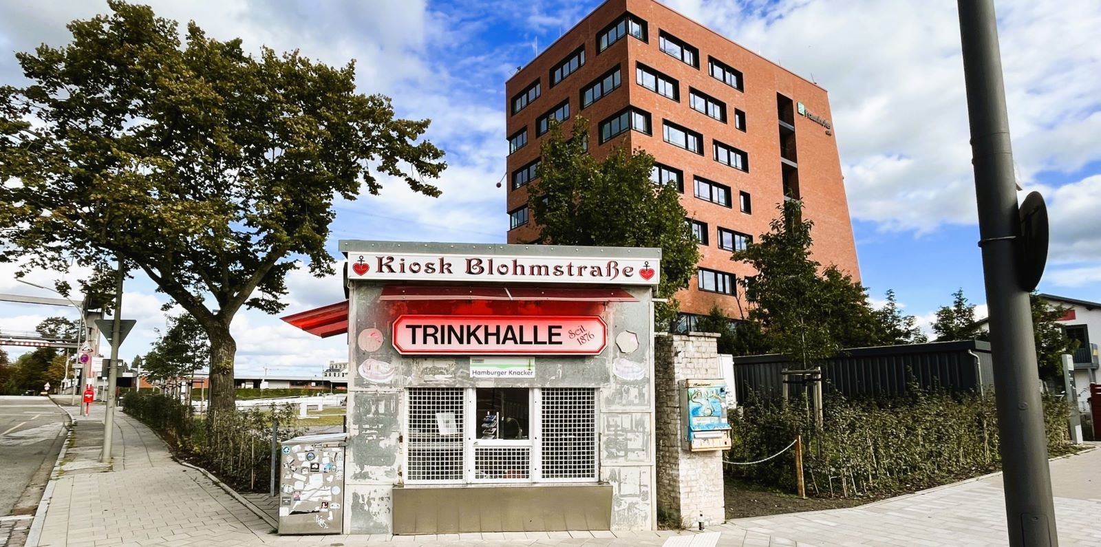 Hamburgs kleinste Galerie: Der Kulturkiosk im Harburger Binnenhafen. Foto: Christian Bittcher Hamburgs kleinste Galerie: Der Kulturkiosk im Harburger Binnenhafen. Foto: Christian Bittcher