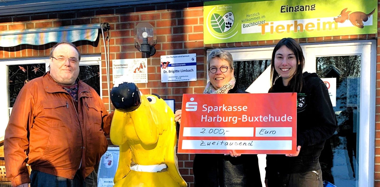 Sparkasse: Dorit Wickbold sammelt zum Abschied fürs Tierheim Buchholz