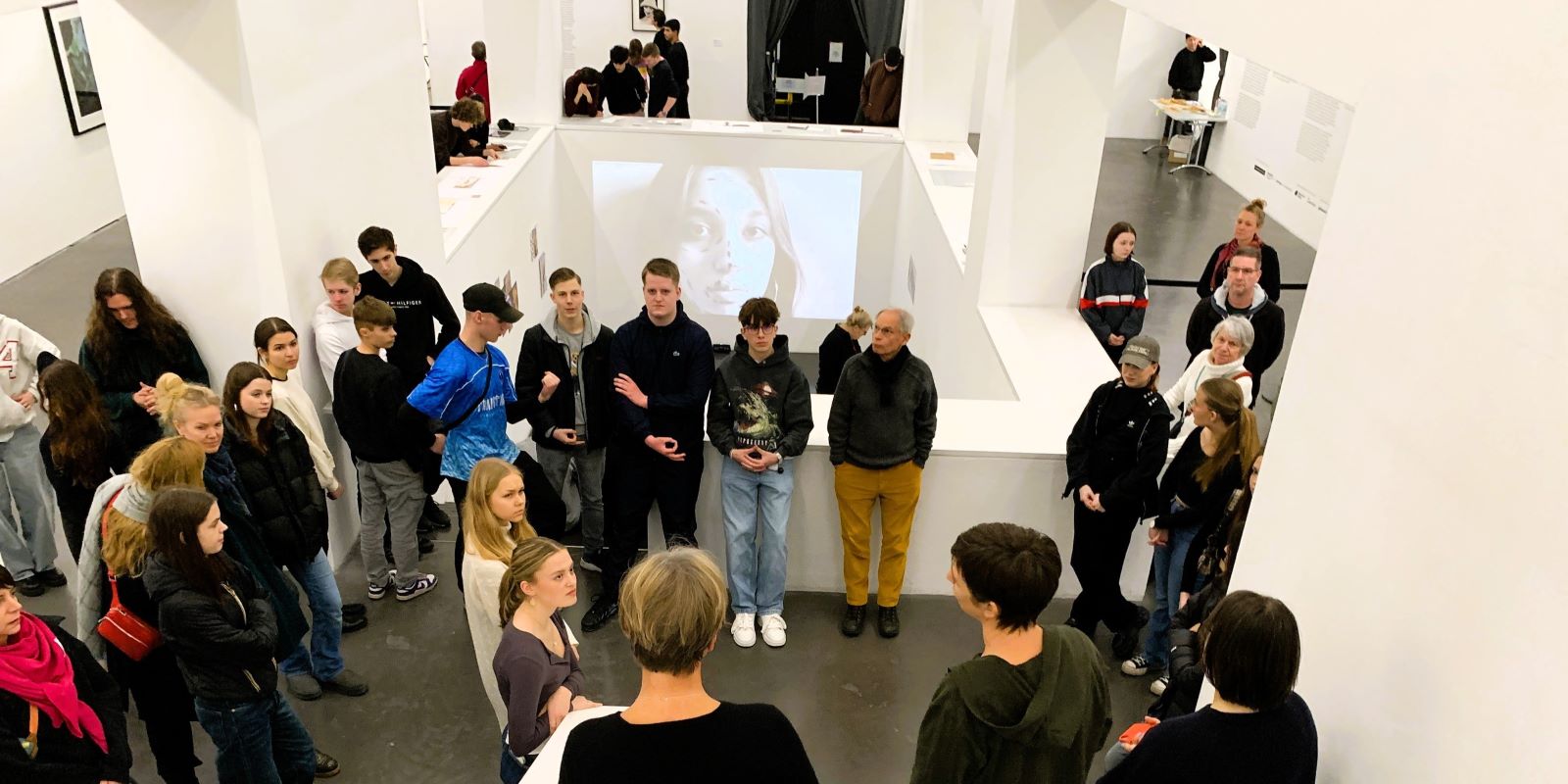 IKG-Schüler wurden in der Sammlung Falckenberg zu „Kunstpionieren“