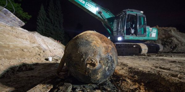 Die jetzt am Milchgrund entdeckte Fliegerbombe. Foto: André Zand-Vakili Hintergrund: Harburg wurde im Zweiten Weltkrieg schwer bombardiert