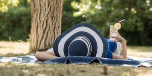 5 Tipps, um den Sommer ohne Kopfschmerzen & Co. zu genießen
