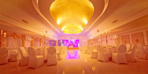 Der Saal in der Nova-Eventhall. Foto: Nova-Eventhall Nova-Eventhall: Mittagstisch, Brunch, Tagungen und fröhlich Feiern