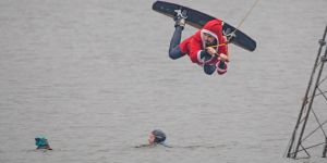 Große Sprünge beim Nikolauslaufen auf dem Neuländer See