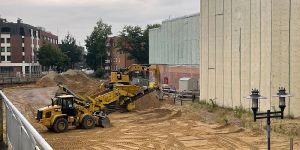 Bautätigkeit am Ring auf der Fläche des ehemaligen Harburg-Centers
