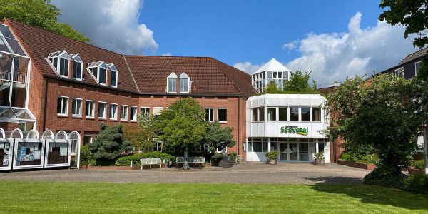 DAs Rathaus in Hittfeld. Foto: André Zand-Vakili Seevetal: Gemeinde hält an Maskenpflicht in Verwaltungsgebäuden fest