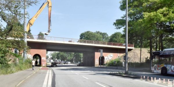 Am Dienstag, 31. Januar, starten die Abrissarbeiten der Brücke über die Mengestraße. Foto: IBA Hamburg Brücke über die Mengestraße: Abrissarbeiten haben begonnen