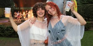 Stellwerk rockt Sommer im Park: Musikfans zeigten sich Wetterfest