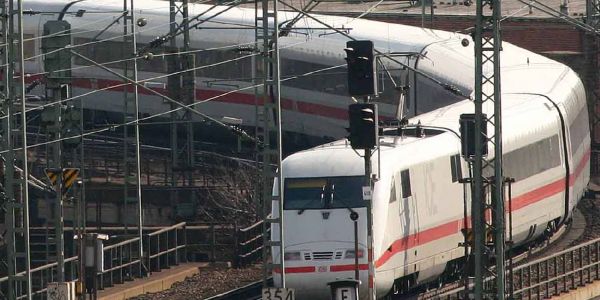 Foto: André Zand-Vakili Geplante Trasse durch den Landkreis: Treffen mit der Bahn abgebrochen