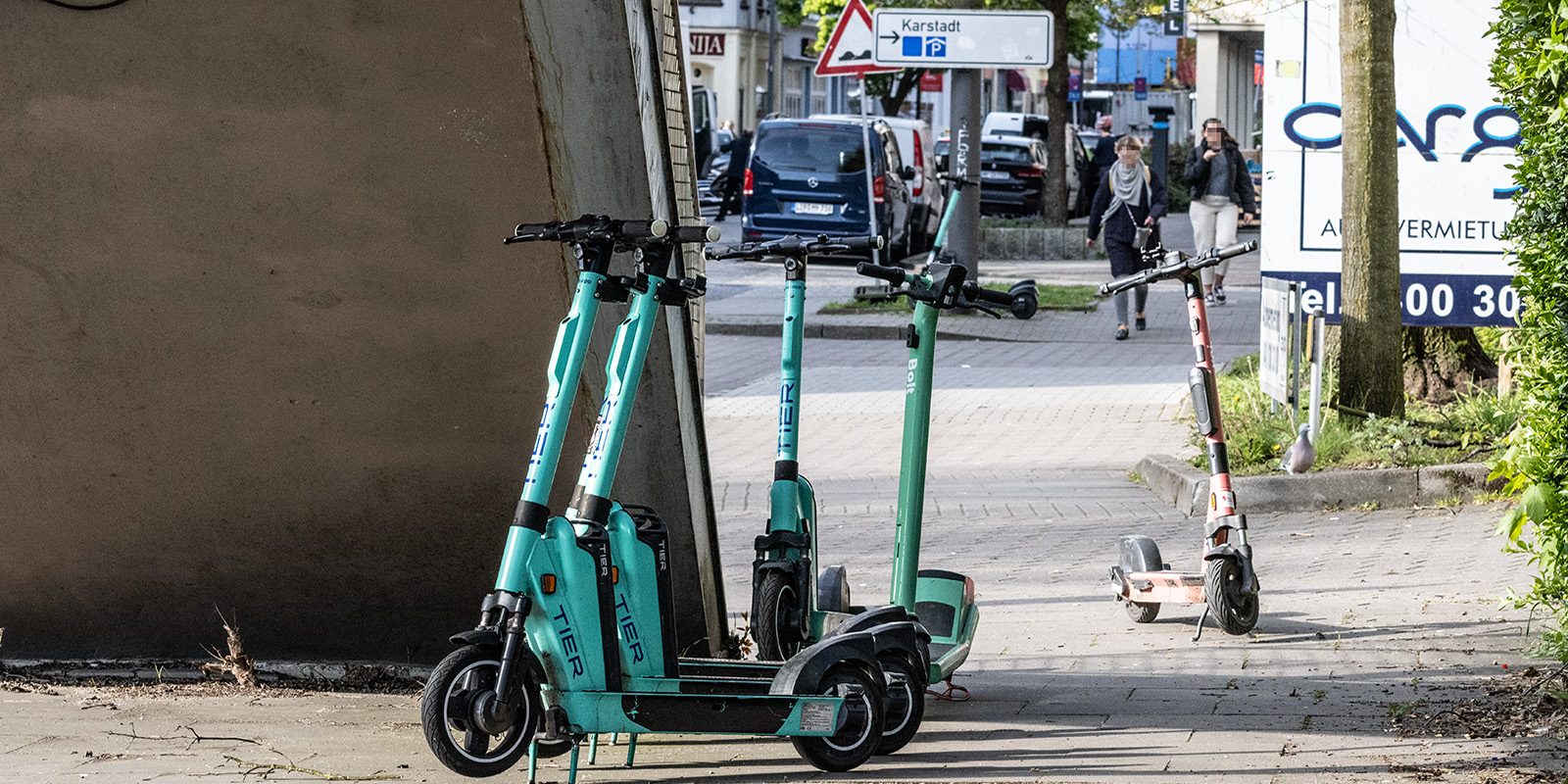 CDU-Mann kritisiert die E-Scooter auf den Straßen im Bezirk Harburg