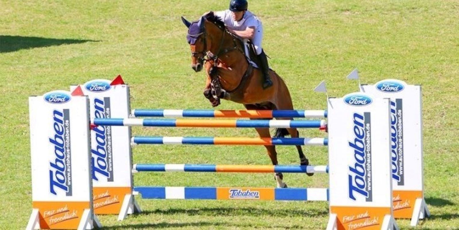 Vom 19. bis 21. Juli 2024 messen sich Profis und Amateure in vielseitigen Prüfungen auf dem Gelände des Harburger Reitvereins.