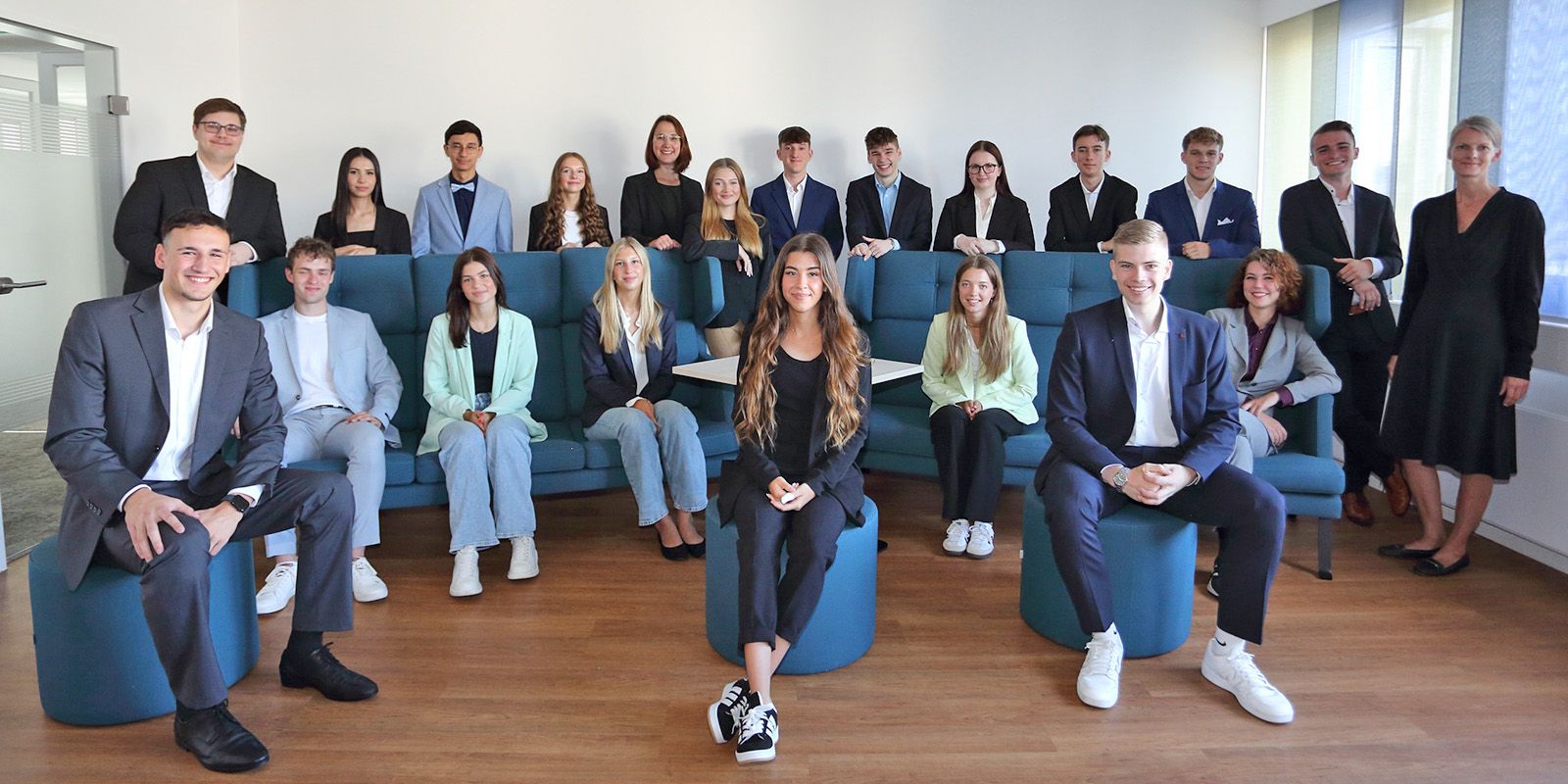 19 neue Azubis bei der Sparkasse Harburg-Buxtehude - so viele wie lange nicht mehr