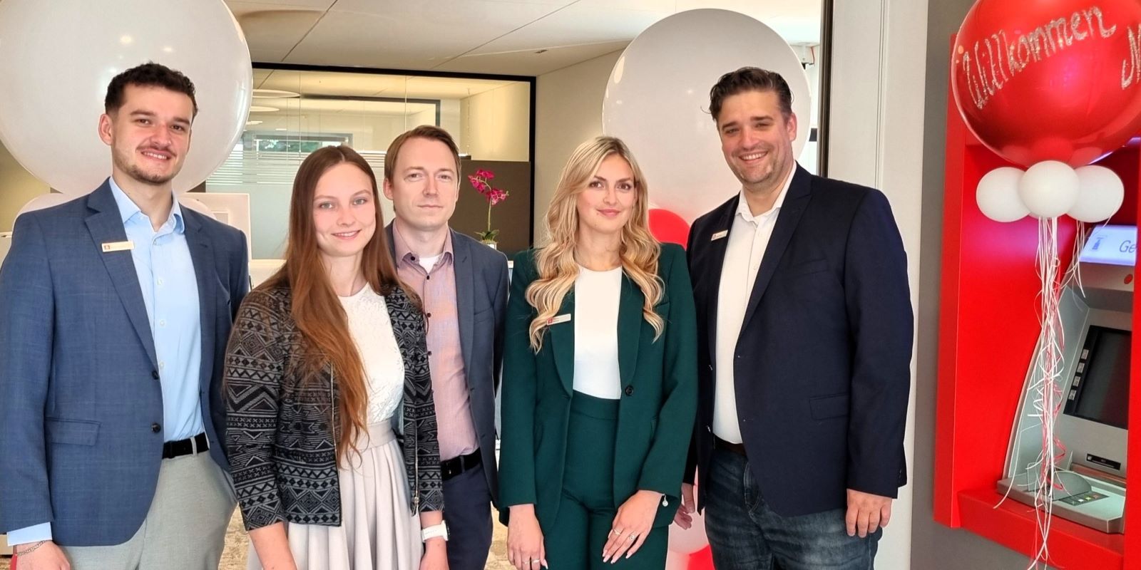 Beratungscenter Rosengarten der Sparkasse: Volles Haus bei der Wiedereröffnung