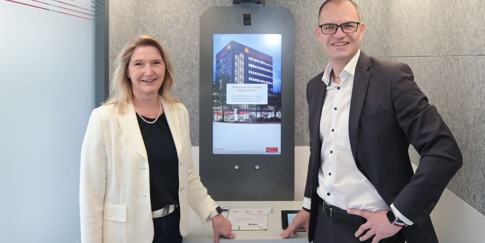 Nach erfolgreicher Testphase: Sparkasse Harburg-Buxtehude führt Videoservice ein