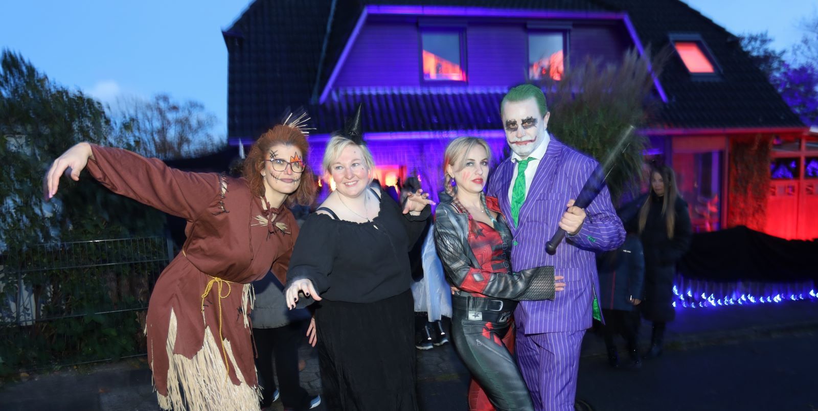 Halloween in Harburg: Ein Stadtteil zwischen Drohnen-Überwachung und Gruselspaß