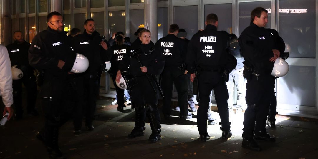 Ruhiger Start in die Halloween-Nacht – Polizei mit Großaufgebot in Harburg