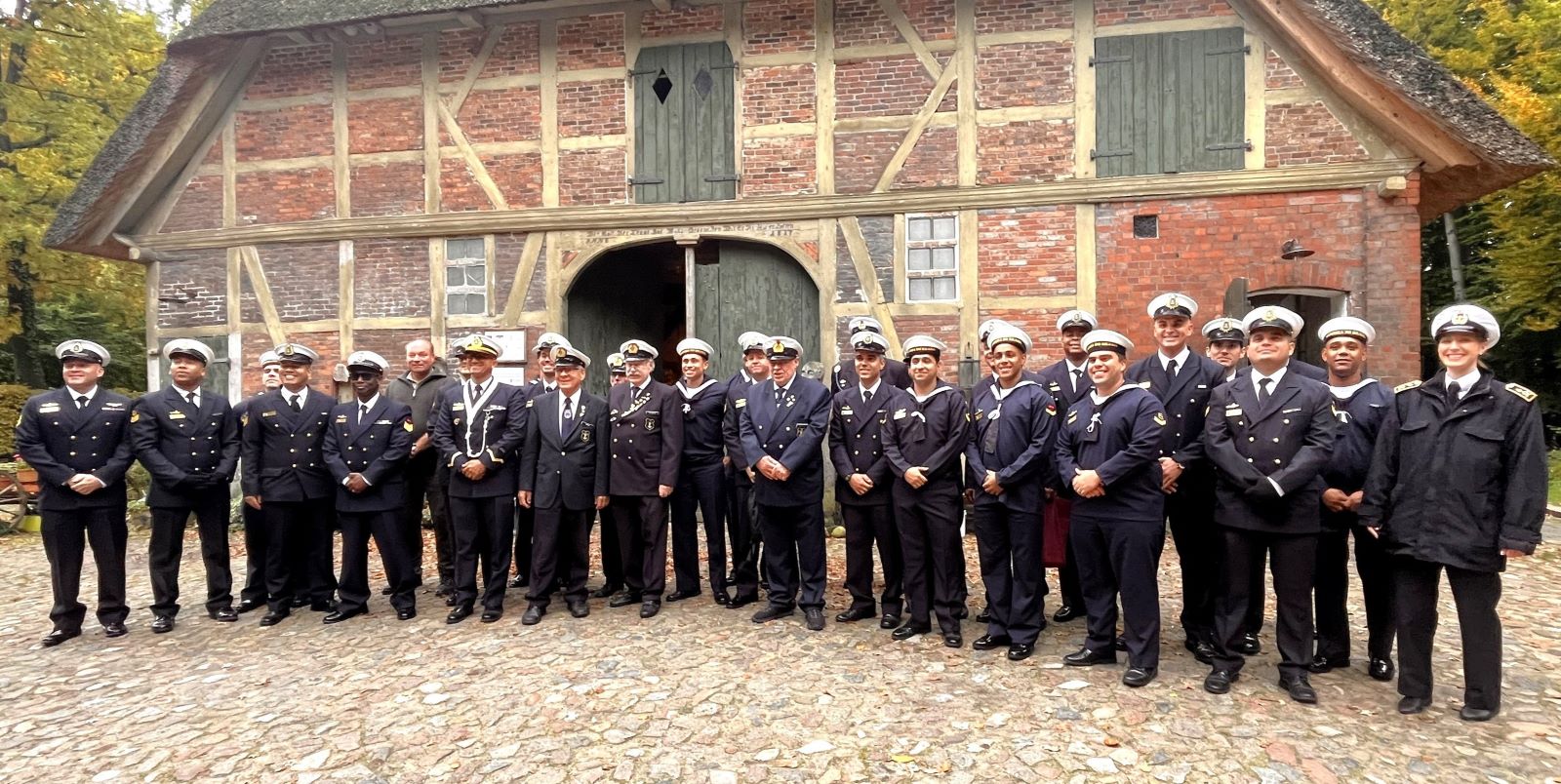 Samba und Caipirinhas: Besatzung der „NE Brasil“ zu Gast in Marmstorf