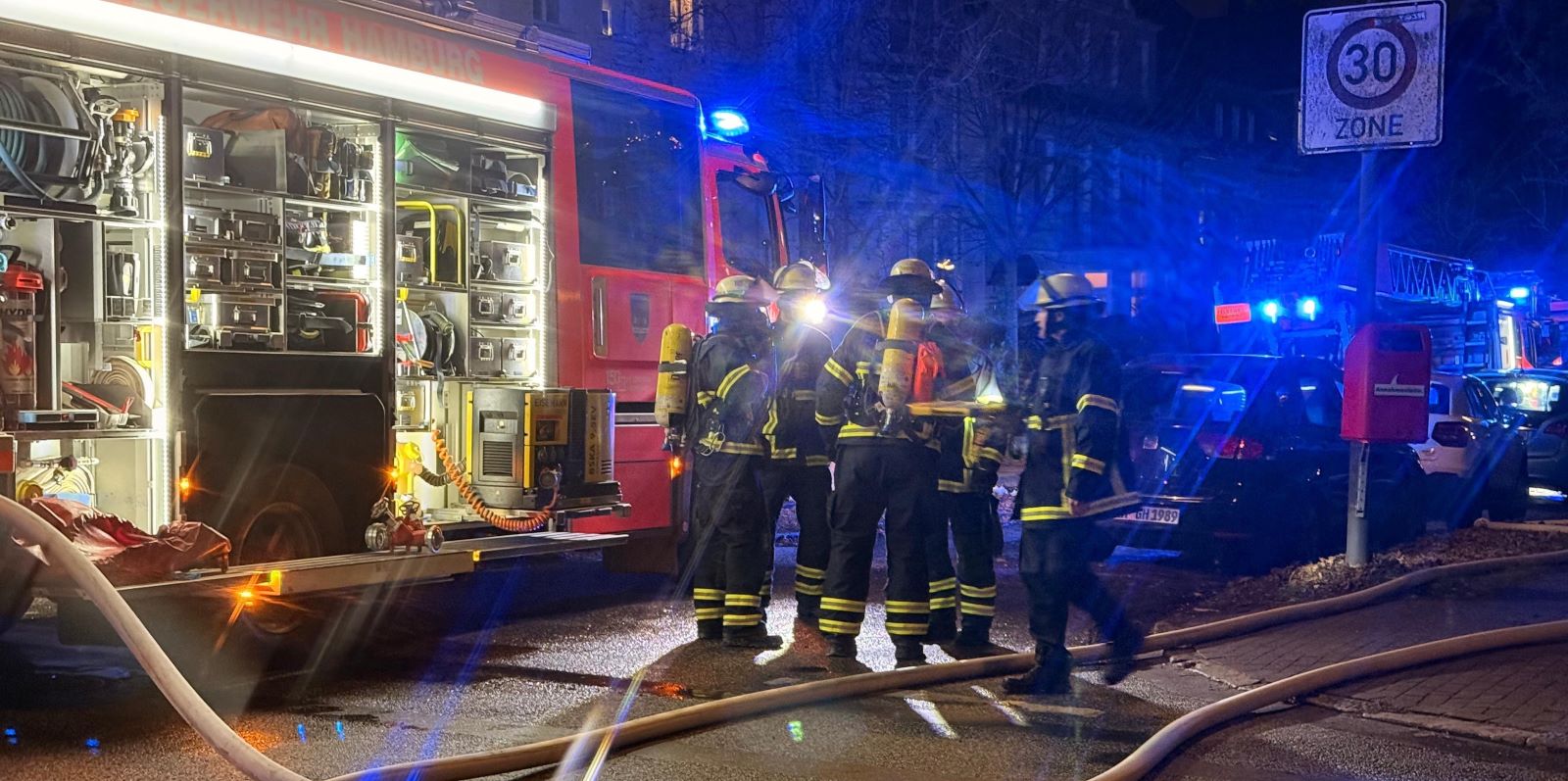 Wohnungsbrand in Heimfeld: Zwei Personen gerettet – eine verletzt