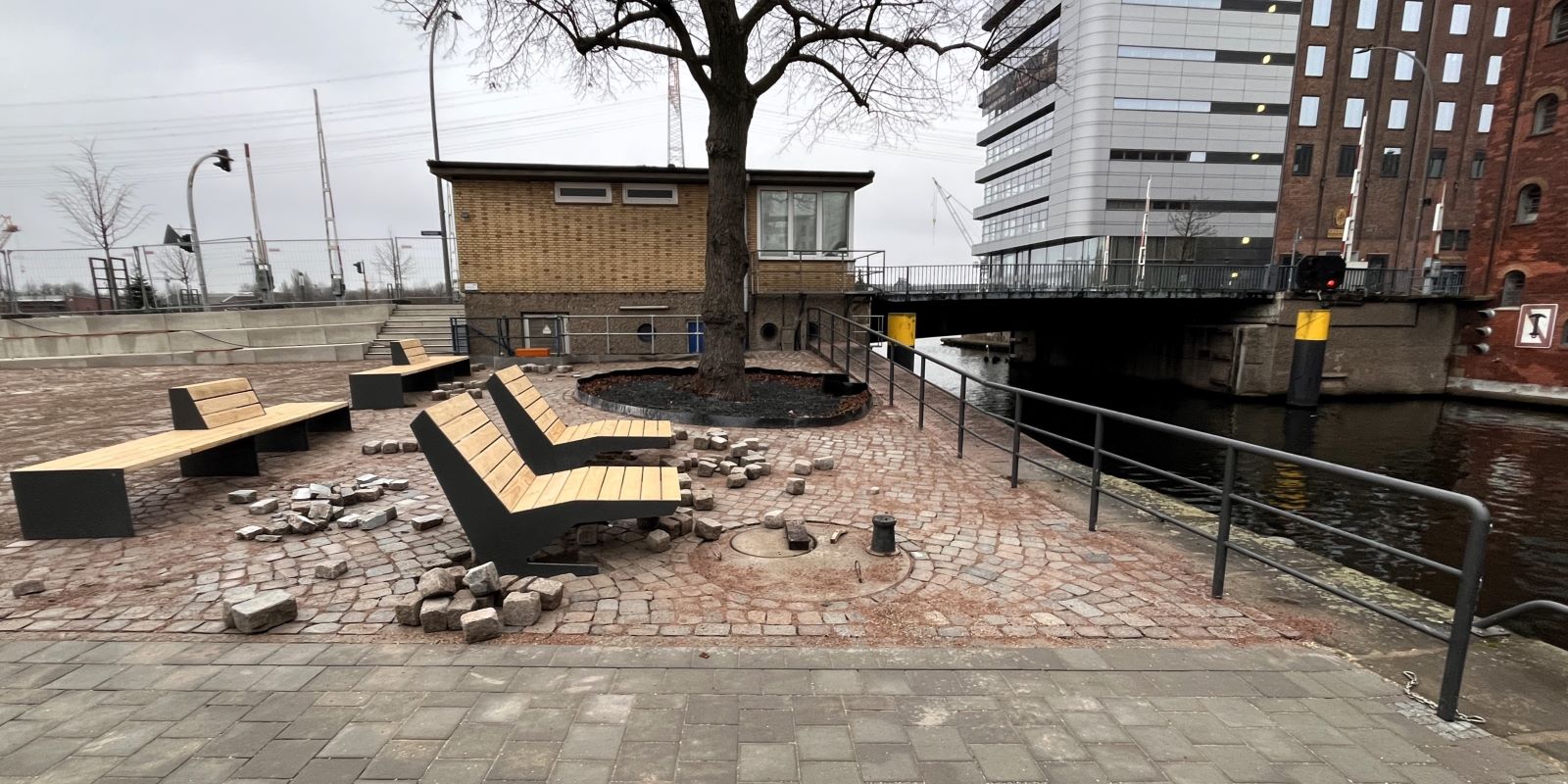 Chillige Bänke und Sitze am Wasser: Südlicher Kanalplatz wird eingeweiht