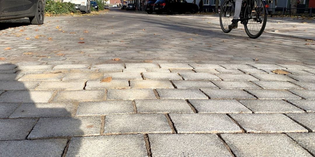 Straßenbauarbeiten in Harburg: Vollsperrung Neue Straße - auch für Radfahrer