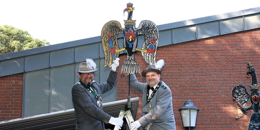 Eiserner Vogel aufgesteckt: Das Harburger Vogelschießen beginnt
