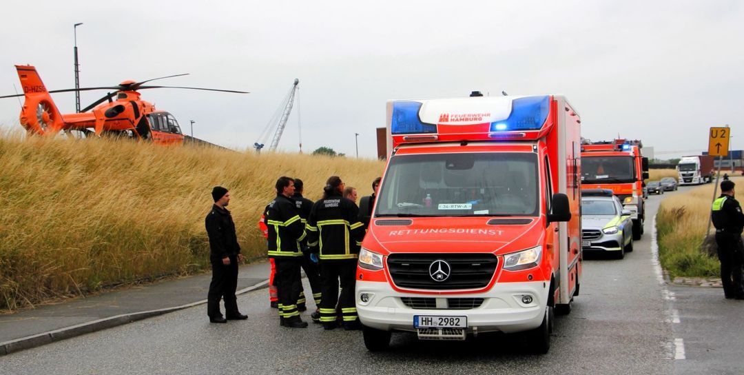 Rollerfahrer muss nach Unfall in Wilhelmsburg reanimiert werden