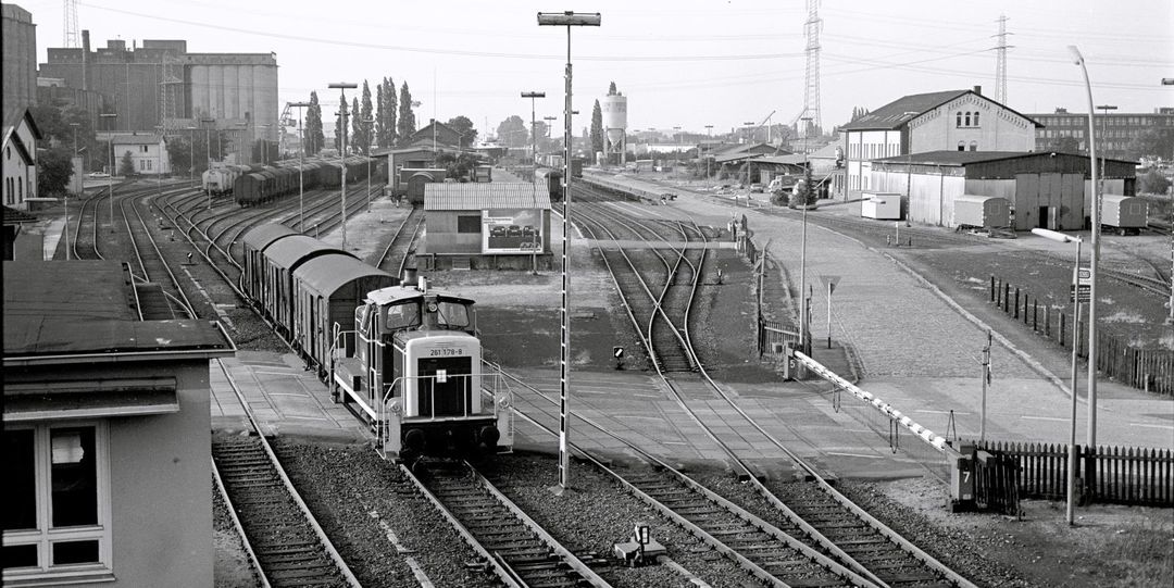 Zwischen Abriss und Neubau: Binnenhafen-Rundgang der Geschichtswerkstatt