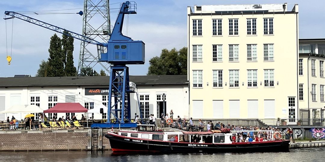 Vom Binnenhafen nach Hamburg per Barkasse am Tag des offenen Denkmals