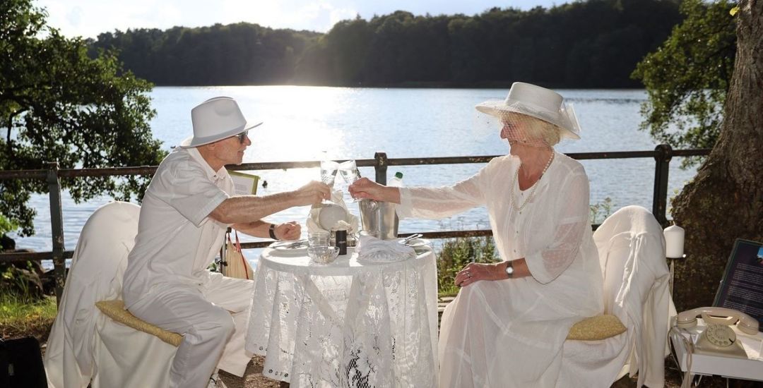 Weißes Dinner: Tolle Stimmung, viele Gäste und Live im Fernsehen