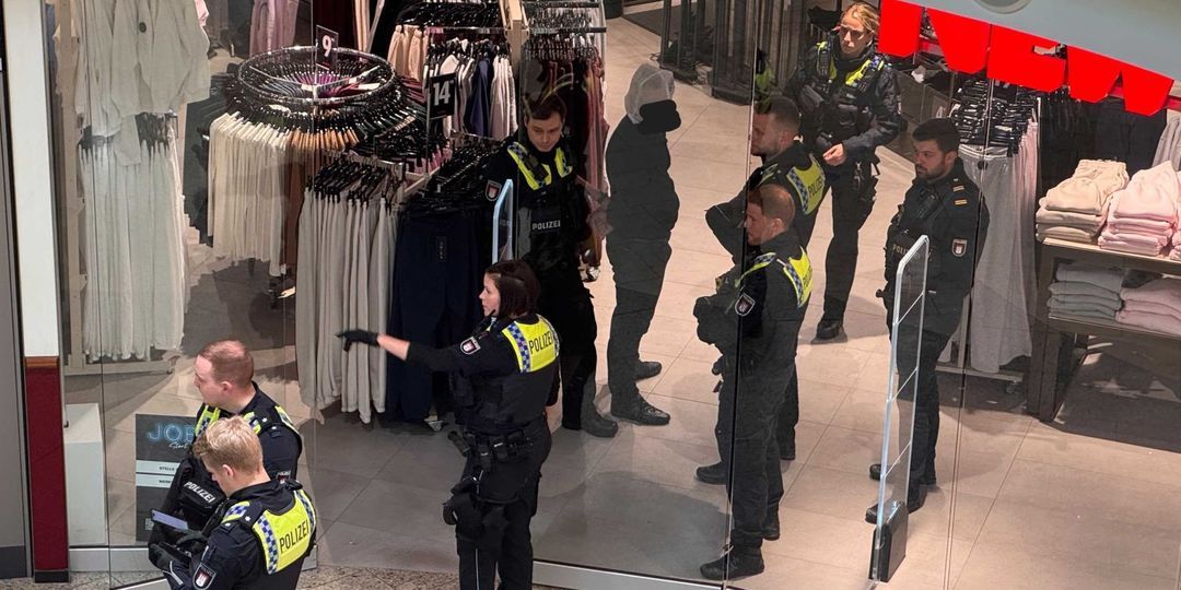 Zehn Streifenwagen im Einsatz: Festnahme nach Schlägerei im Phoenix-Center