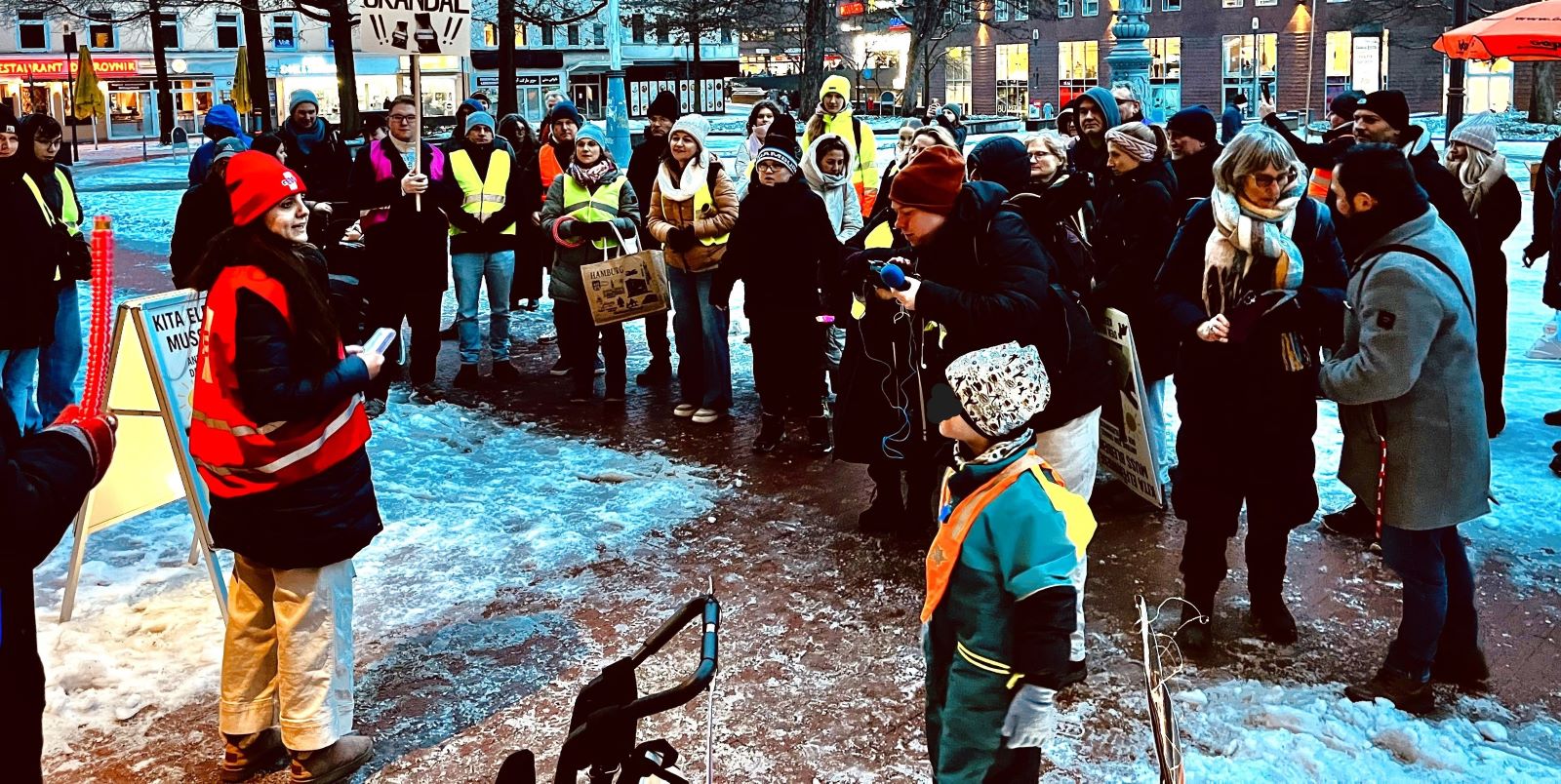 Protest gegen Schließung Kita Elfenwiese: Deutliches Signal der Bezirksversammlung