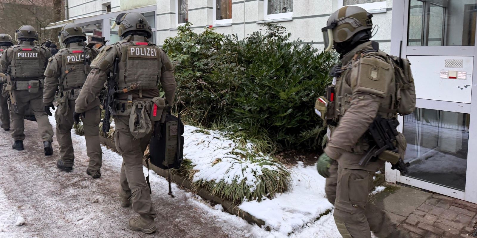 Verdacht auf illegalen Waffenbesitz: SEK durchsucht Wohnung in Wilhelmsburg