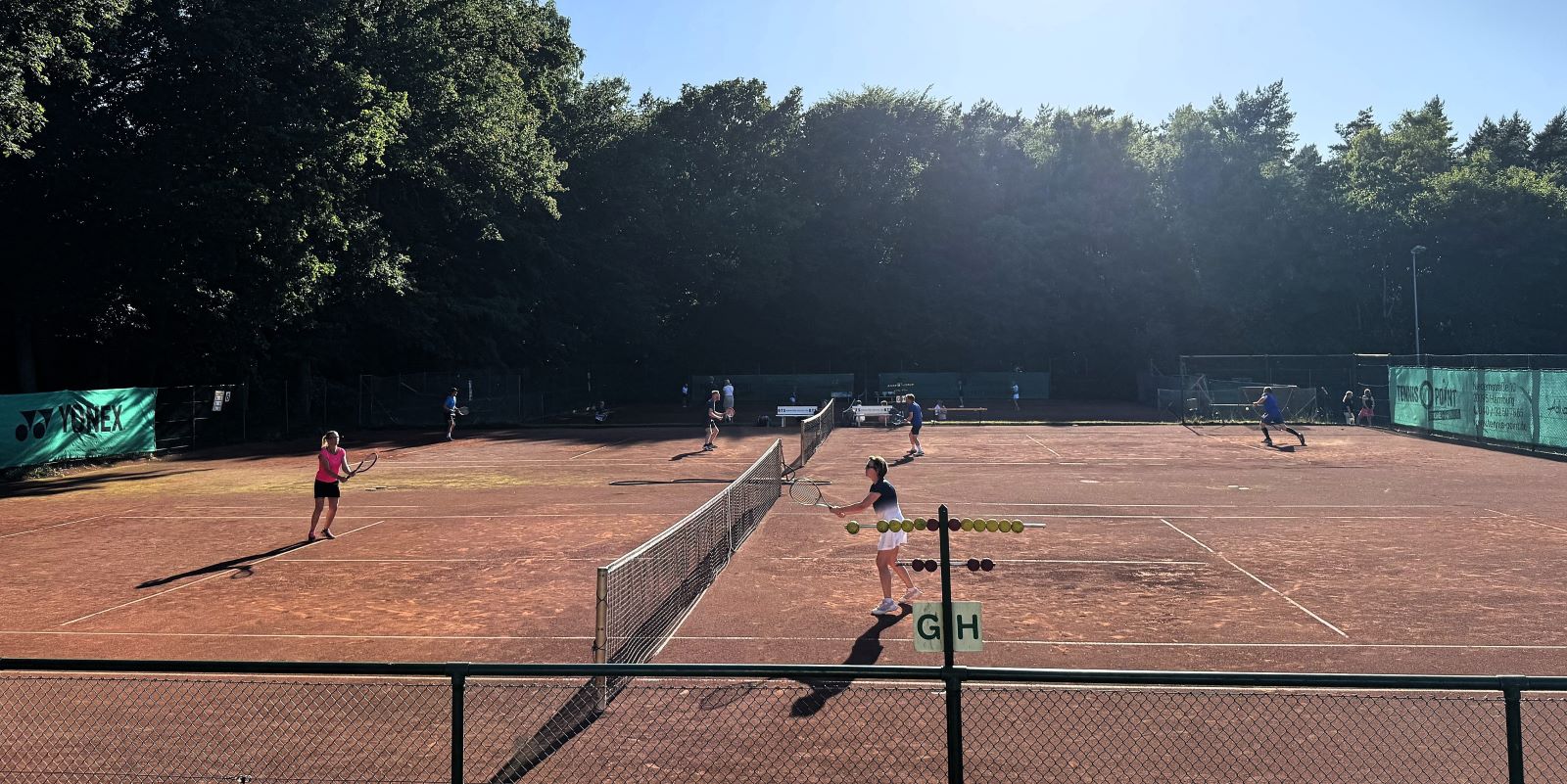 Tennisturnier mit Tradition: Das Blau-Weiß Jungsenioren-Doppelturnier bei der TGH
