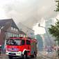 Großbrand im Binnenhafen: Dachstuhl am Karnapp in Flammen - eine Person vermisst